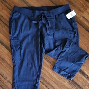 Motherhood capris NWT - super soft!